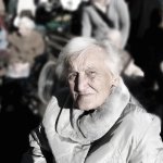 Prioridade especial para idoso acima de 80 anos.